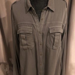 Distresses Button down shirt in Grey